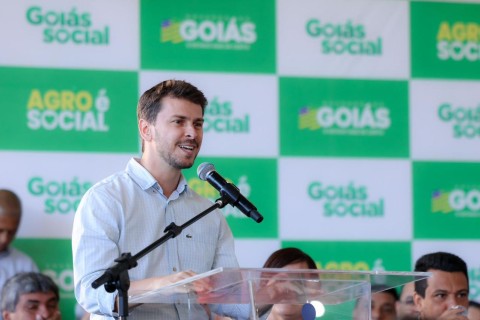 Pesquisa aponta que mais de 71% da população aprova gestão de Maycllyn Carreiro, em Morrinhos